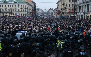 Узбекистанцам порекомендовали не участвовать в митингах в России