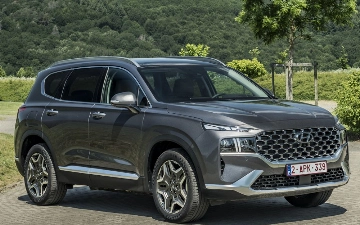 В сети показали обновленный Hyundai Santa Fe — видео