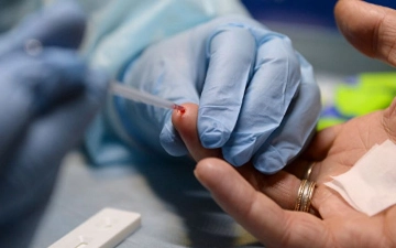 В Узбекистане поручили искоренить передачу ВИЧ-инфекции от матери ребенку