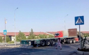 Самаркандцы попросили у ГАИ светофор для перехода возле школы: им посоветовали купить его за свой счет