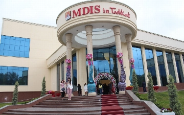 В Ташкенте более 500 студентов Сингапурского института остались на второй год