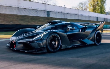 Bugatti показала салон нового гиперкара Bolide
