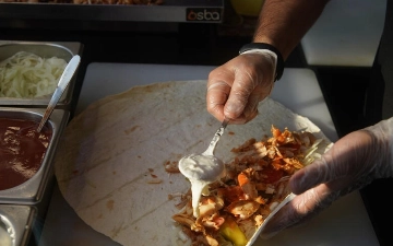 В Турции свыше 600 человек отравились шаурмой