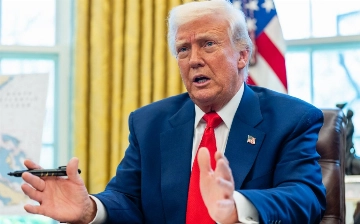 «Люди начали перегибать палку». Трамп заявил, что отложил пошлины из-за «паники» американцев