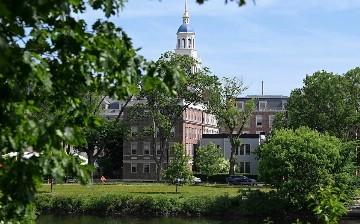 Администрация Трампа намерена решить разногласия с Гарвардом