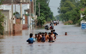 Число жертв дождей и наводнений в Индии возросло до 500 