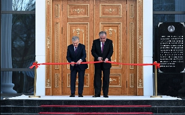 Шавкат Мирзиёев и Эмомали Рахмон открыли новое здание посольства Таджикистана в Ташкенте