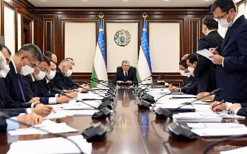 Выделение триллионов сумов на благоустройство махаллей, сферы образования и здравоохранения: Шавкат Мирзиёев провел совещание по госбюджету на 2022 год 