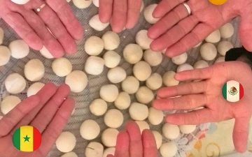 Студенты из 17 стран попробовали курт и оценили его на вкус — видео