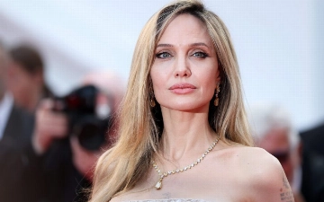 Папарацци засняли Анджелину Джоли в новом образе