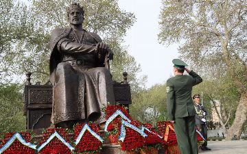 В Узбекистане отметили 686-летие Амира Темура — фото