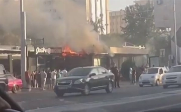 В Ташкенте загорелось кафе Brasserie — видео