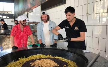 Вышел выпуск передачи «Попутчик» с Тимуром Родригезом, снятый в Узбекистане