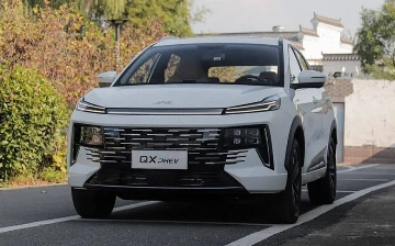 JAC презентовал новый гибридный автомобиль