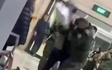 В Андижане таможенник грубо обращался с женщиной и ее грузом