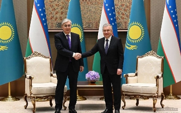 Мирзиёев и Токаев провели переговоры в узком формате