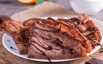 Рецепт нежных шоколадных блинов на завтрак