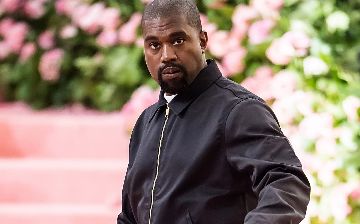 Канье Уэст выбыл из президентской гонки