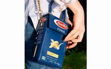 Сумка в виде пачки макарон вызвала шумиху в Сети