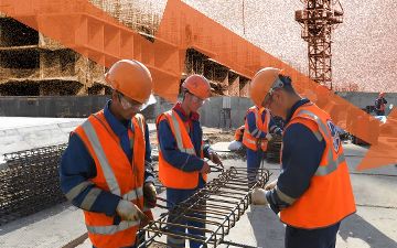 В России упростят процедуру найма мигрантов на работу