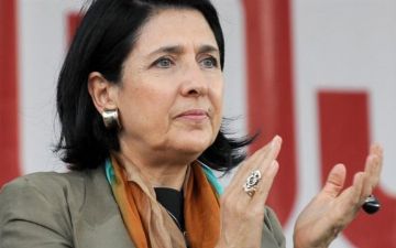 Правительство Грузии подало в суд на президента страны