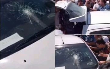 В Навоийской области водители повредили автомобиль человека, снимающего нарушения ПДД - видео