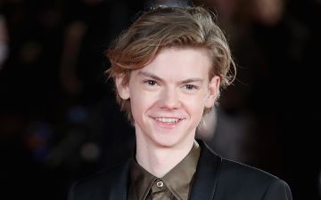 Звезды, которые не выглядит на свой возраст и до сих пор играют студентов и подростков в фильмах