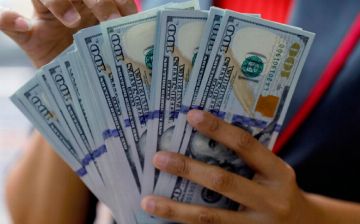 Коммерческие банки Узбекистана своевольно повысили курс доллара