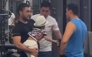 Шохруххон показал, как проводит время в зале со своим сыном