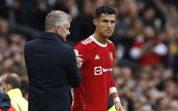 Главный тренер «МЮ» объяснил, почему Роналду оказался в запасе в матче против «Эвертона»