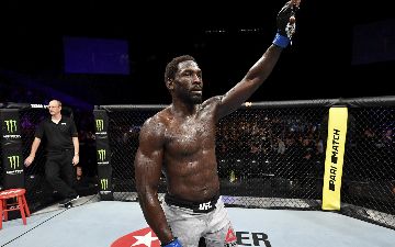 Боец UFC после выигрыша в главном бою турнира сообщил о своем банкротстве<br>