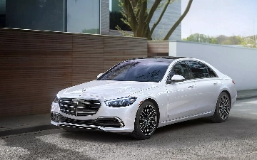 Mercedes-Benz отзывает S-Class из-за плохо прикрепленных стеклянных панелей крыши