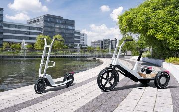 В BMW показали концепты электросамоката и велосипеда-трицикла