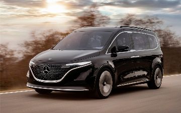 Mercedes-Benz показал первую электрическую «мини-маршрутку» EQT