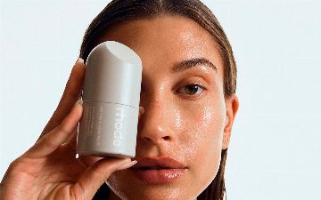 На модель Хейли Бибер подали в суд