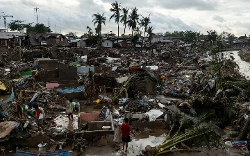 На Филиппинах число жертв тайфуна «Калмаэги» превысило 90