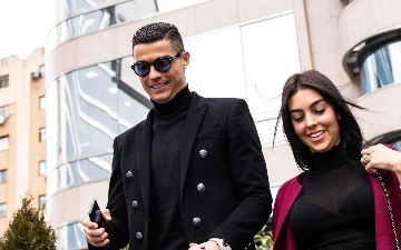 Криштиану Роналду опроверг разлад в отношениях со своей девушкой одной фотографией