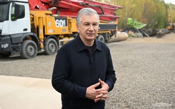 Шавкат Мирзиёев осмотрел проекты транспорта и обслуживания в Ташкенте 