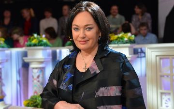 Появились кадры сильно располневшей Ларисы Гузеевой после коронавируса