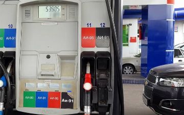 В Узбекистане снизились цены на бензин: пока что на товарно-сырьевой бирже