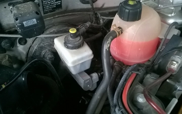 Как часто нужно менять антифриз в автомобиле