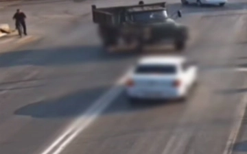 В Андижане водитель грузовика сбил насмерть девятилетнего ребенка