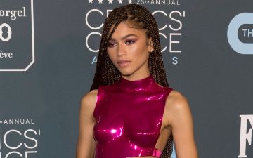 Зендея сменила имидж, оцените подошел ли ей этот образ - фото