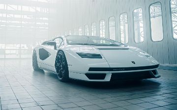 Lamborghini презентовала автомобиль будущего Countach LPI 800-4