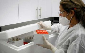 Компания Johnson &amp; Johnson приостановила испытания вакцины от Covid-19 из-за неизвестной болезни участника исследования