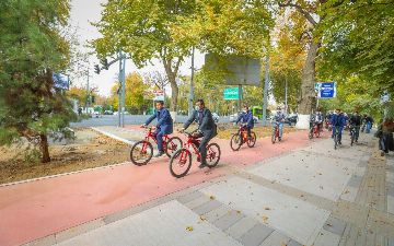 Азиз Абдухакимов протестировал столичные велодорожки
