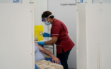 Шесть человек умерли в ходе исследования вакцины Pfizer и BioNTech