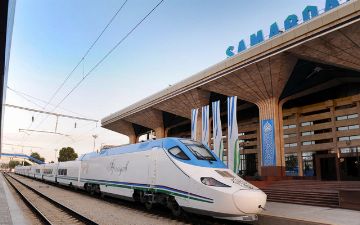 Разбивший камнем окно поезда «Афросиаб» парень задержан в Самарканде