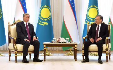 Токаев пригласил Шавката Мирзиёева в Казахстан 