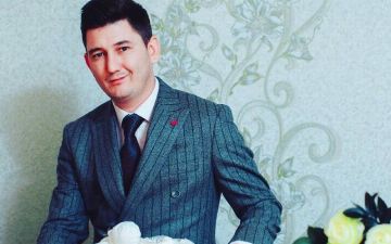 Дорогой подарок: участник команды Мillion Алишер Ботиров поздравил отца